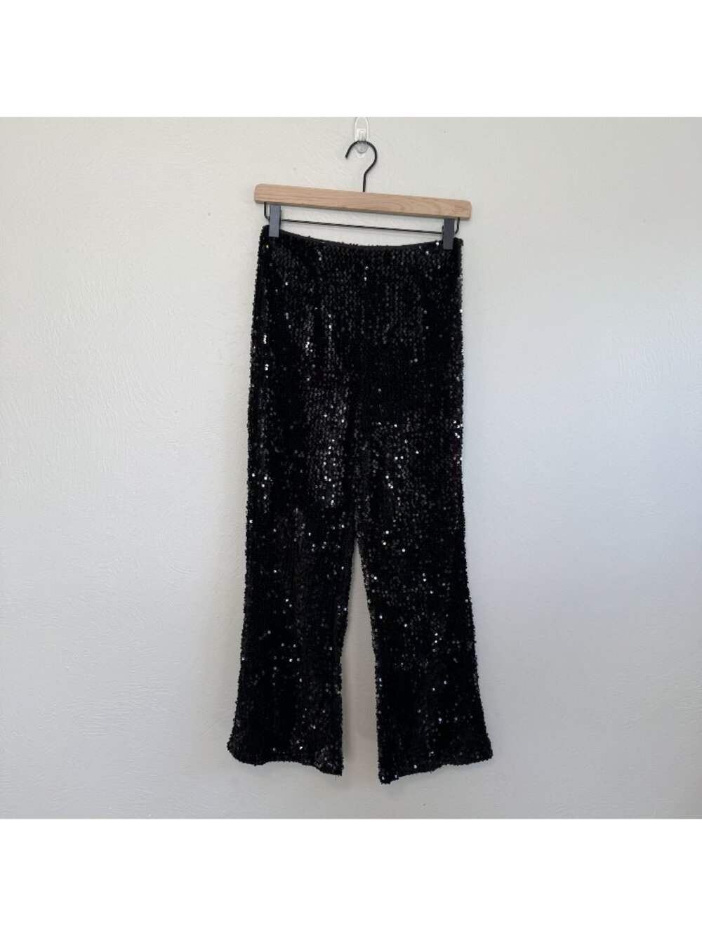 Olivaceous Black Sequin Cropped Pants Size Small | Glam Party Sparkle Cropped Tr